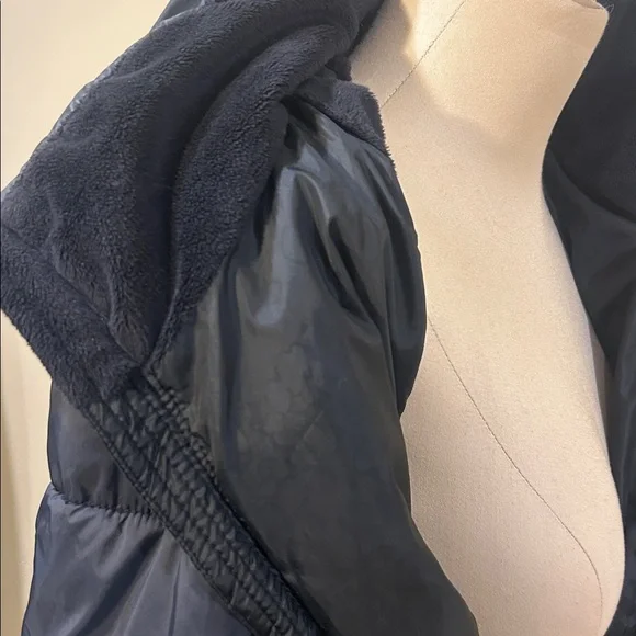 Champion Quilted Black Jacket - Picture 7 of 8